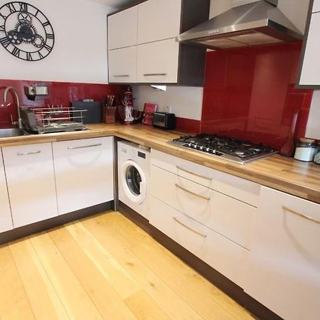 Spacious 2 Bed, 2 Bath Apartment -The Shore, Leith إدنبرة المظهر الخارجي الصورة